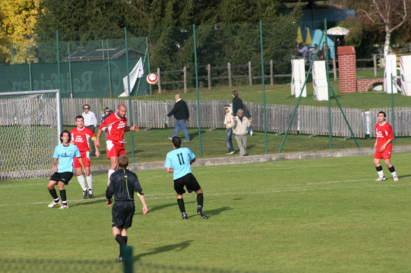 gal/08. Spieltag- SV Reischach-Rasen/2006-10-24 - SVR gg. Rasen-Antholz 106.jpg